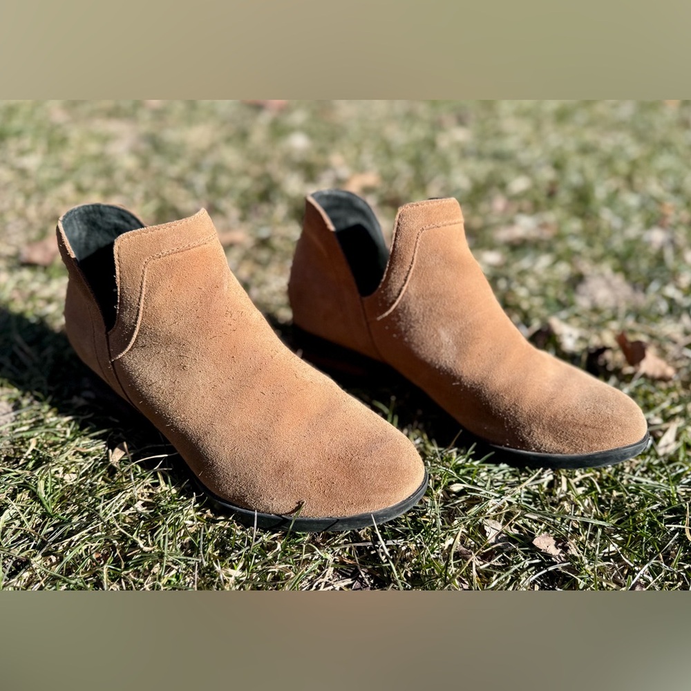 Sorel Women’s ankle booties